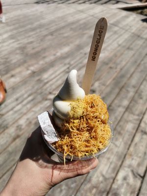 Phyllo-Sophe sundae at Iconoglace in Montreal