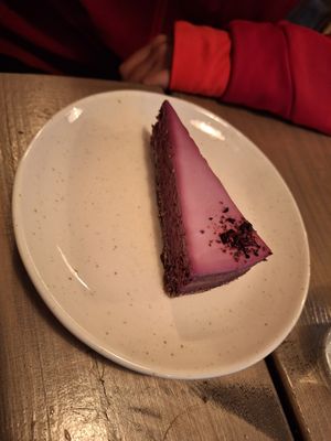 Purple Viola caka at Kozy Eats  in Riga