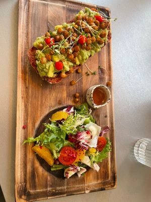 Guacamole bread at Kozy Eats  in Riga
