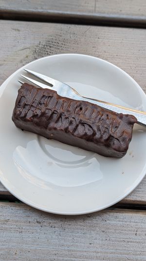 🍫 Snickers (3,30€) at Kozy Eats  in Riga