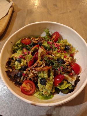 avocado lentil salad at Kozy Eats  in Riga