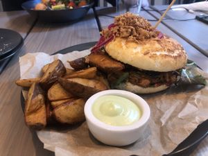 Džekfrūta burgeris at Kozy Eats  in Riga