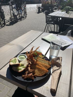 The English breakfast at Kozy Eats  in Riga