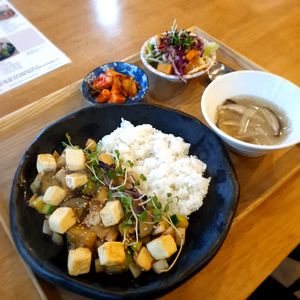 lunch set at Bab Full Ggot 밥풀꽃 in Seoul