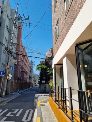 Street to Bab Full Ggot at Bab Full Ggot 밥풀꽃 in Seoul