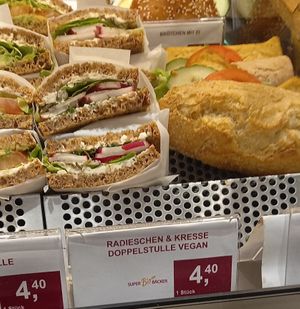 vegan sandwich 4,40€ at SuperBioMarkt - Nordstrasse in Dusseldorf