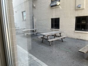 outdoor seating  at Gordon's Milkshakes in Indianapolis