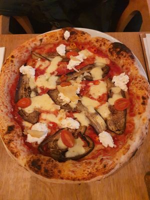 Jelious maid at La Trattoria in Munich