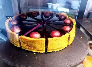 Blueberry cheesecake with tofu at Nova Stolova in Minsk