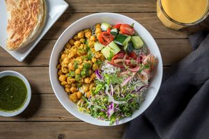 Salad Bowl: Chickpea Chana at Bombay (Wraps) Eats - Loop in Chicago