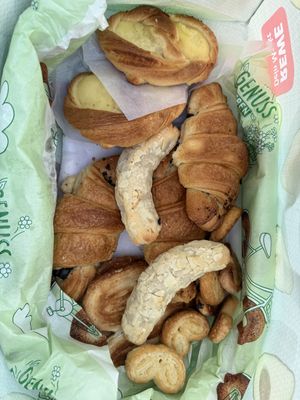 Vegane Ausbeute für heute 🫠 Puddingbrezeln, Schokocroissants, Marzipan/Mandel Stangen und Öhrchen 😉  at Bäckerei-Konditorei Orlik in Muelheim