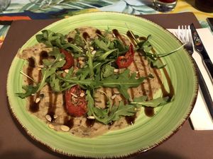 Oesterzwam carpaccio at Taverne Charmant in Gronsveld