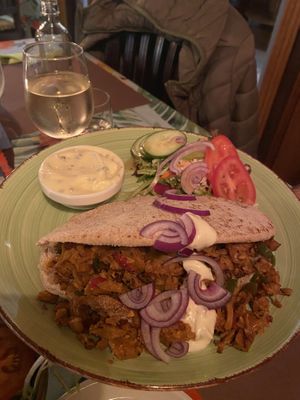 Broodje vegan gyros at Taverne Charmant in Gronsveld