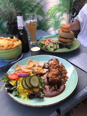 Tempeh sateh & Avocado burger with fries  at Taverne Charmant in Gronsveld