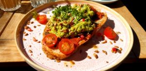 Avocado-Stulle at Albatros in Hamburg