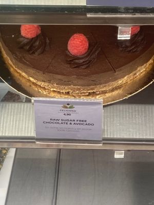 Raw and sugar free vegan chocolate and avo cake at Celicioso Retiro in Madrid