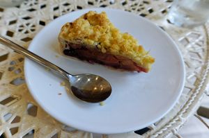 Crumble at Maison Sukoon in Paris