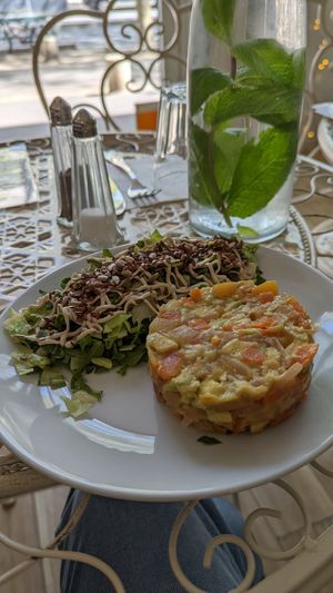 Mango and avocado tartare at Maison Sukoon in Paris