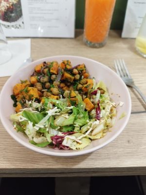 La salade Sūkoon at Maison Sukoon in Paris