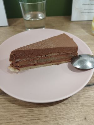 Layer Cake Sūkoon at Maison Sukoon in Paris