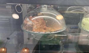 Chocolate-pear cheesecake at Maison Sukoon in Paris