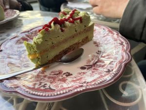 Tarta de pistacho  at Maison Sukoon in Paris