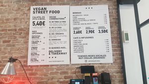 Menú as of October 2021 at Falafel Pedralbes in Barcelona