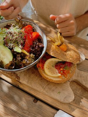 ‘Catch of the day’ bagel and salad (dressing on salad is A1).   at Pier 17 in Oberhofen