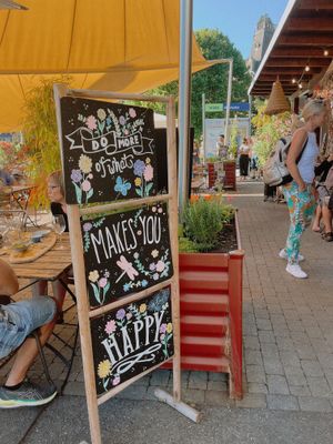 Decor   at Pier 17 in Oberhofen