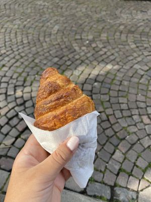 Vegan croissant at Cafe Harepus in Aarhus