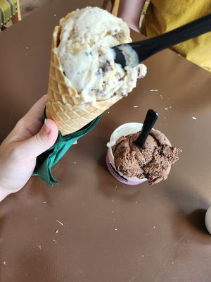 My cone has the caramel and the coffee caramel. The tube has vanilla and chocolate at Cafe Harepus in Aarhus