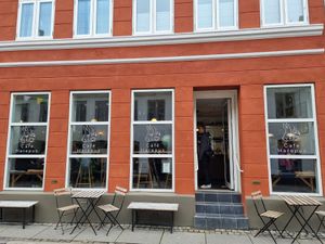 Front and outdoor seating at Cafe Harepus in Aarhus