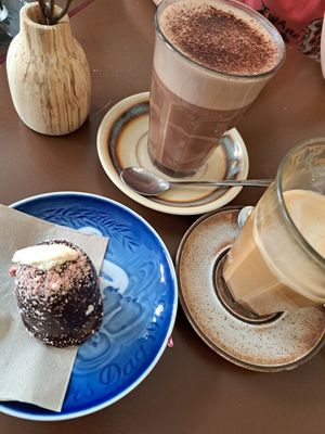Hot chocolate, Chai and a small cake at Cafe Harepus in Aarhus