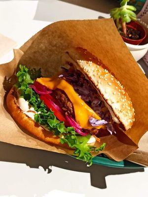 Cheezeburger beyond meatiga at Veg Machine in Tartu