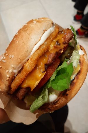 Beyond smäsh burger with beyond meat at Veg Machine in Tartu