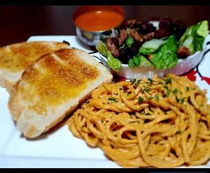 Cheesy Noodles 
Salad
Garlic Bread at Topknotch Vegan Vittles in Independence