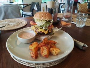 Teriyaki Burger mit veganem Käse (+50THB) at Annie in Koh Samui