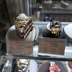 snickers cake / ch pcolate muffins at Annie in Koh Samui