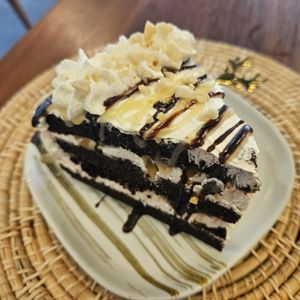 Snickers cake - yummy at Annie in Koh Samui