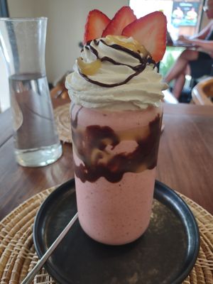 Sweetheart 🍓🍌 at Annie in Koh Samui