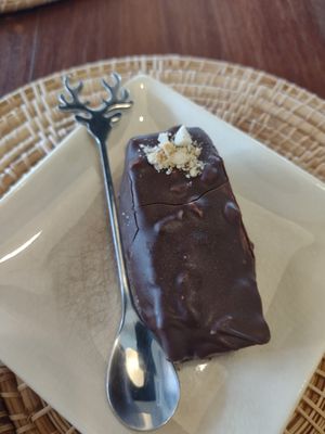 Snickers at Annie in Koh Samui