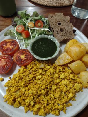 Vegan brekkie plate, no mushrooms 🍄 at Annie in Koh Samui