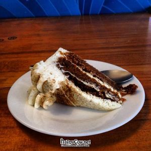 vegan carrot cake at Gopal - Vegan Deli in Barcelona