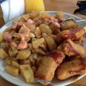 potatas bravas & nuggets  at Gopal - Vegan Deli in Barcelona
