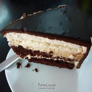 Chocolate and 'cream' tart at Gopal - Vegan Deli in Barcelona