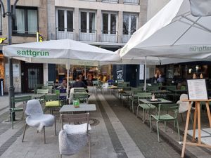 spacious front terrace at Sattgrün - Neumarkt in Cologne