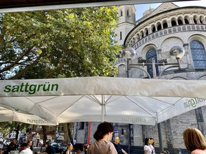 outside at Sattgrün - Neumarkt in Cologne