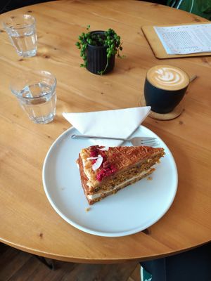 carrot cake and flatwhite at Nebe Počká in Prerov