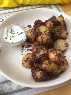 Baby potatoes with olive tapenade, truffle oil and aioli at Zer0 in Manacor