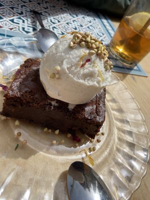 Brownie with ice cream   at Zer0 in Manacor